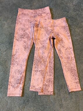 EUC Zyia Pink etching, light and tight leggings.